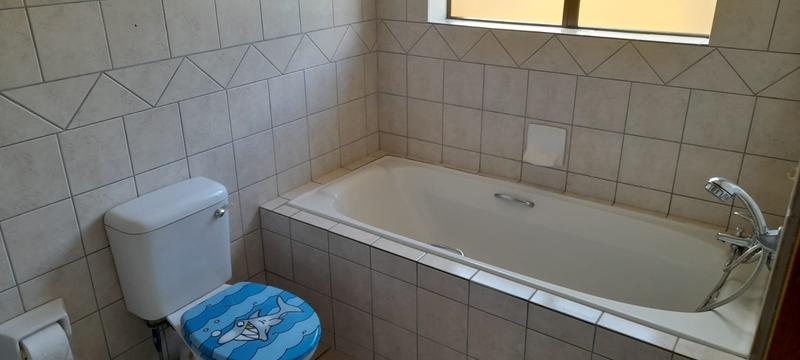 To Let 2 Bedroom Property for Rent in Heiderand Western Cape